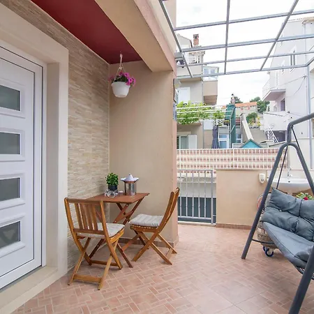 Aldy Apartment *